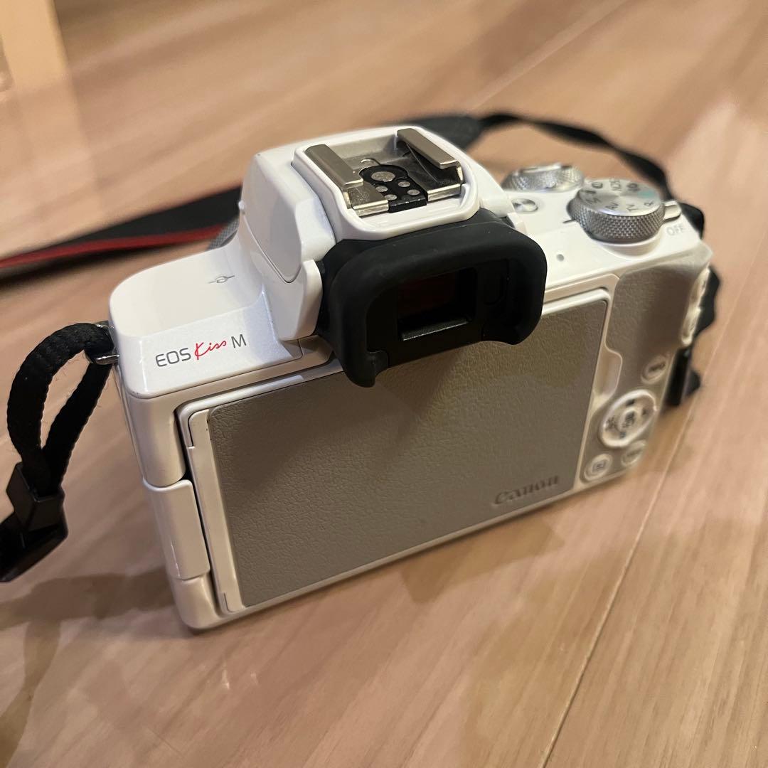 Canon EOS Kiss M ミラーレスカメラ 本体、レンズ3本、EF変換他
