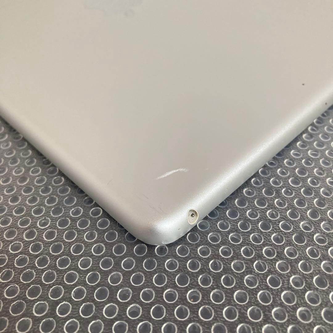 3563【早い者勝ち】電池最良好☆iPad8 第8世代 32GB WIFIモデル