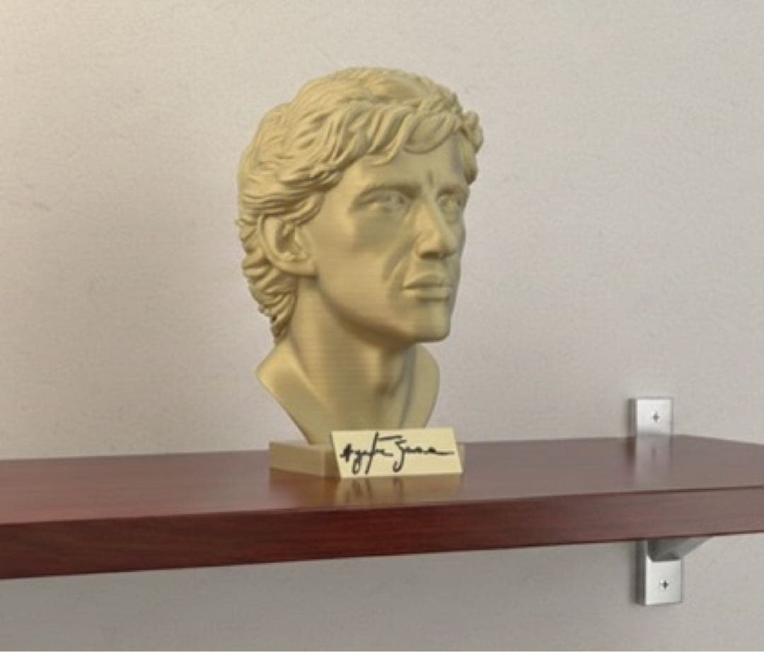 顔の彫刻 アーティストサイン入り