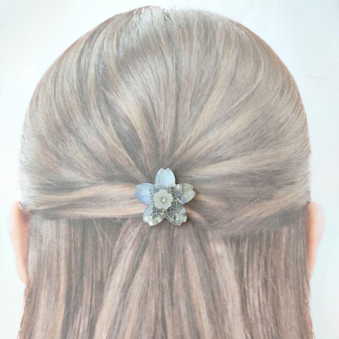 《No.2711❀》ハンドメイド　レジンヘアゴム　ホワイトブルー　スターチス　桜