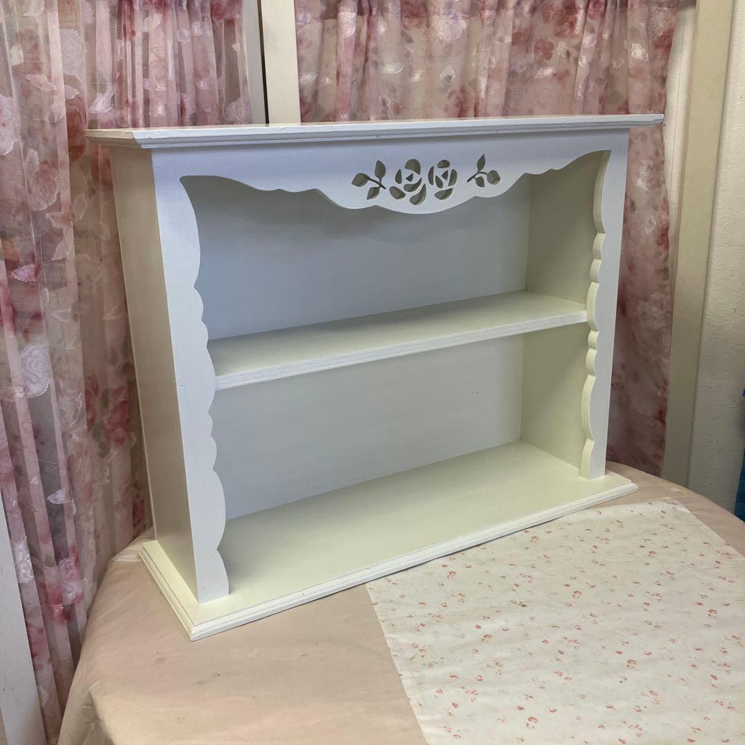 【在庫処分セール　限定１台】薔薇のカッティングのワイド型シェルフ