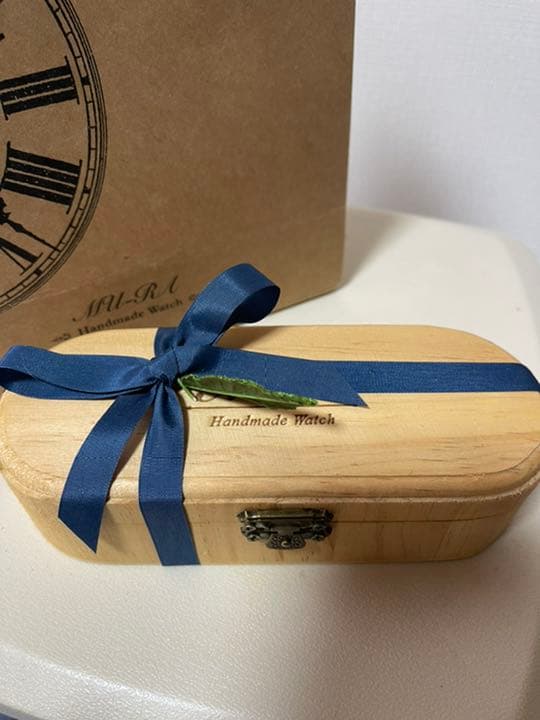 ハンドメイドの腕時計