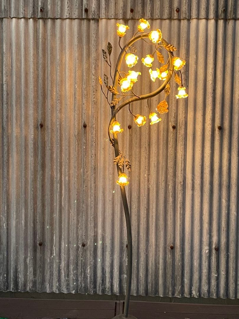 最終値下げ！フロアスタンドライト⭐︎ガラスの花モチーフランプシェード⭐︎外国製