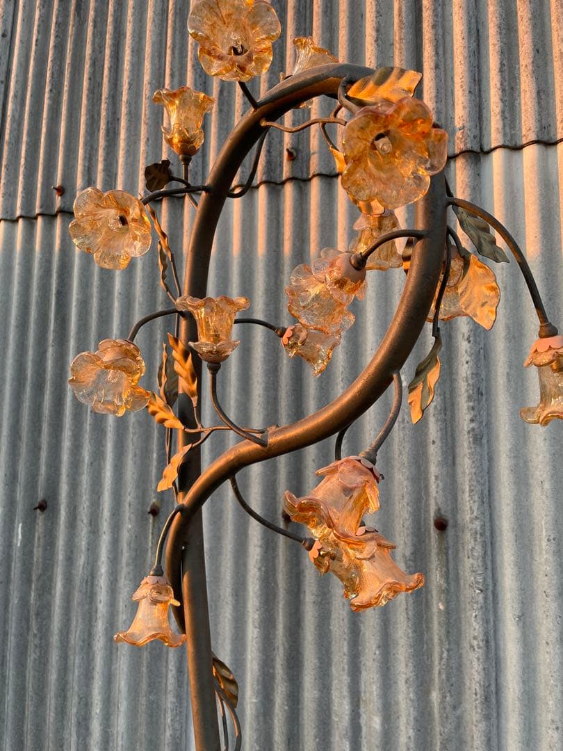 最終値下げ！フロアスタンドライト⭐︎ガラスの花モチーフランプシェード⭐︎外国製