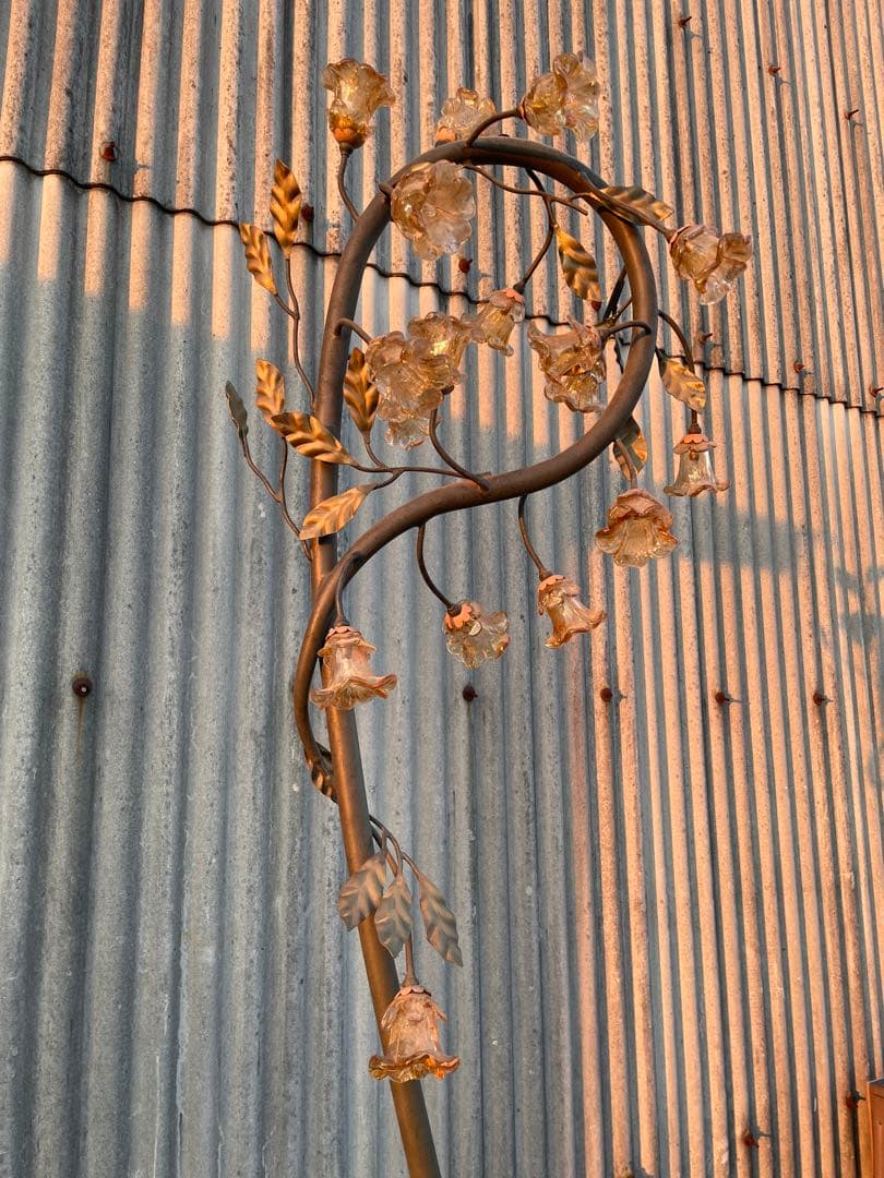 最終値下げ！フロアスタンドライト⭐︎ガラスの花モチーフランプシェード⭐︎外国製