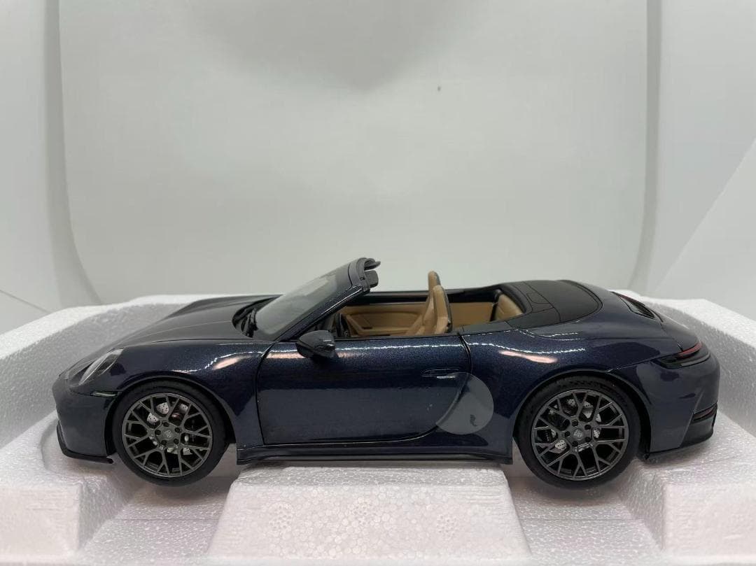 304-057 ノレブ 1/18 ポルシェ 911 Carrera S