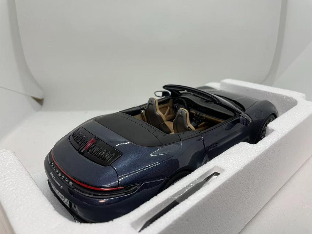 304-057 ノレブ 1/18 ポルシェ 911 Carrera S