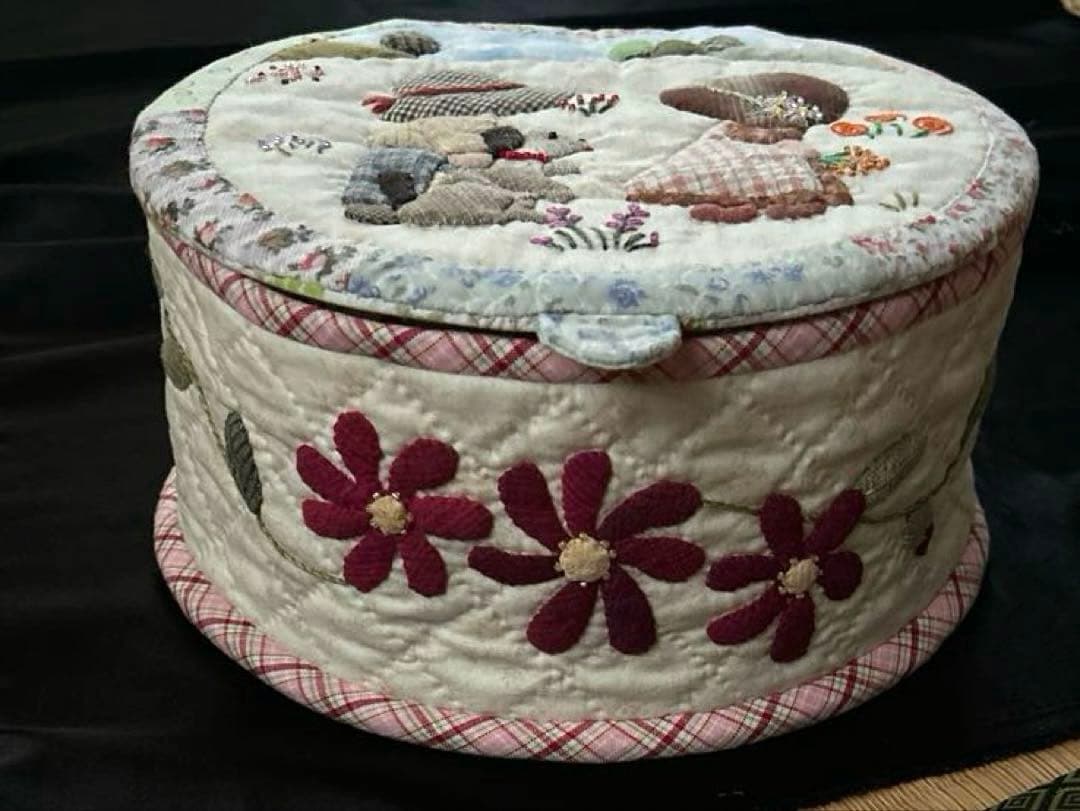 スー&ビリーのわんこのふたつきバスケット