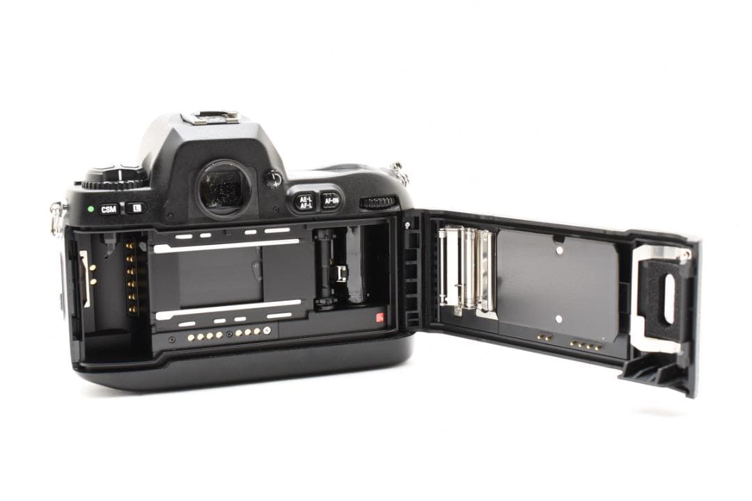 ニコン　Nikon F100 フィルムカメラボディ①