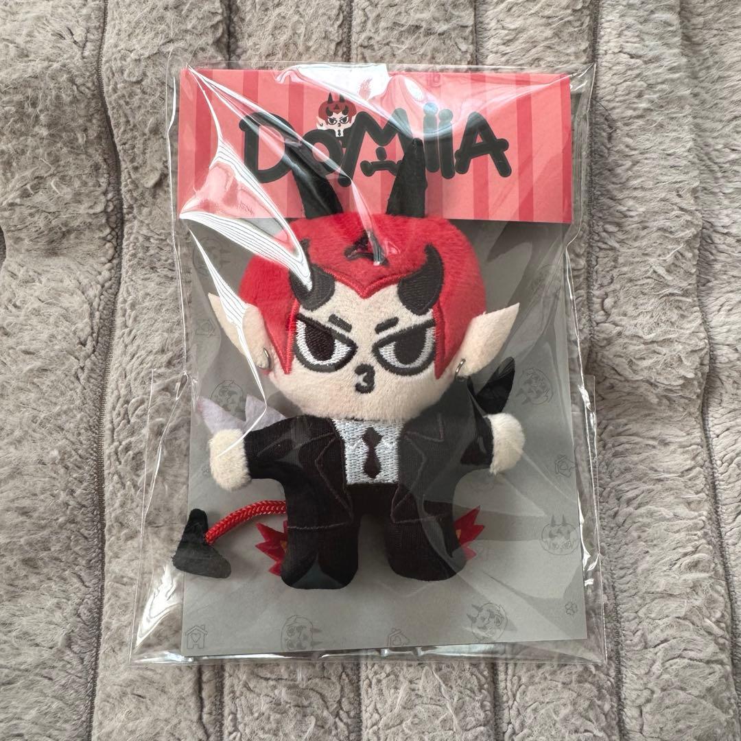 DOMIIA DOLLKEYCHAIN スタリン ぬいぐるみPerthSanta