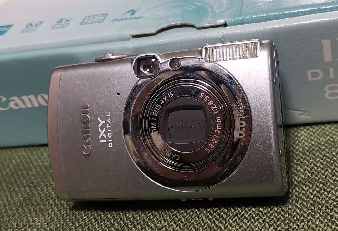 CANON　デジカメ　IXY DIGITAL 800IS　難あり　充電池2個付