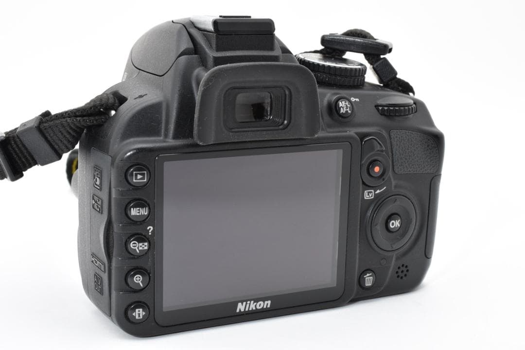 ★撮影枚数2,576枚・液晶黄変★ ニコン D3100 ボディ #21948