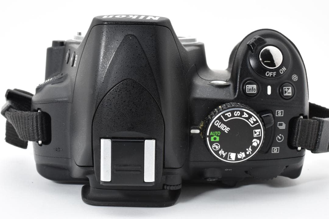 ★撮影枚数2,576枚・液晶黄変★ ニコン D3100 ボディ #21948