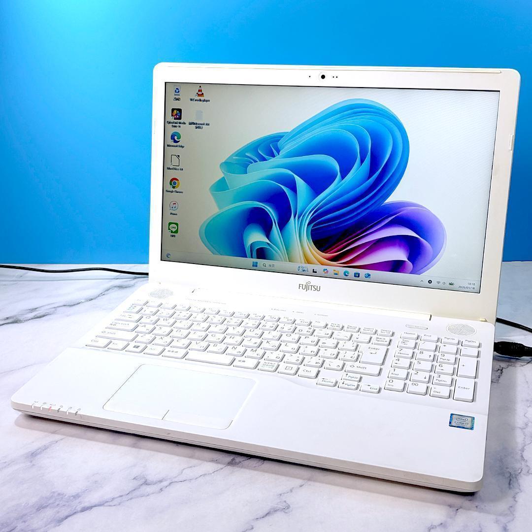 美品☆Corei7・8GB・SSD512・Win11・ホワイト・ノートパソコン