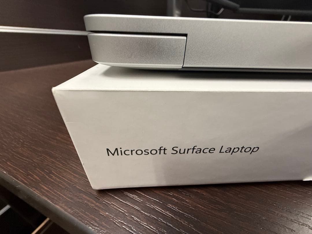 【使用少美品】ZGJ-00020 Surface Laptop 13.8第7世代