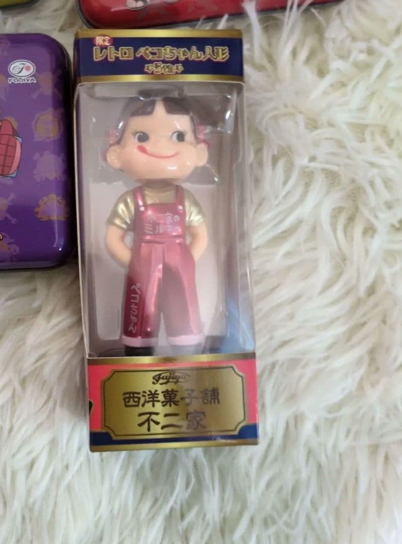 ミニキャラクター缶5個セットとフィギュア ぺこちゃん　ワンピース