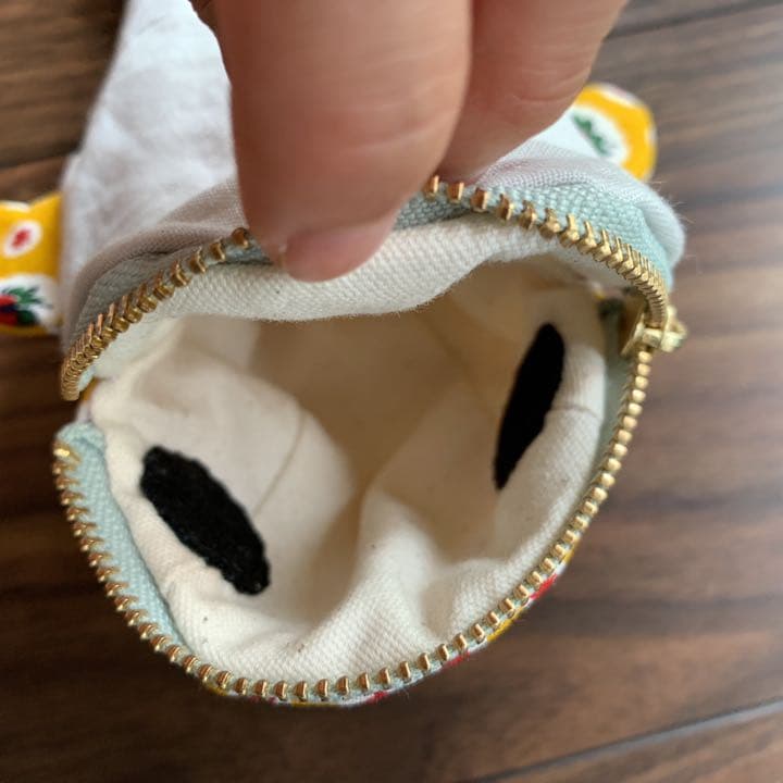 クジラポーチ　プロバンス柄　プラスチックアイ付き　ハンドメイド