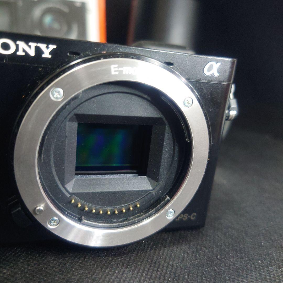 しろくろ様　SONY ミラーレス一眼 α6000 ダブルズームレンズキット予バ付