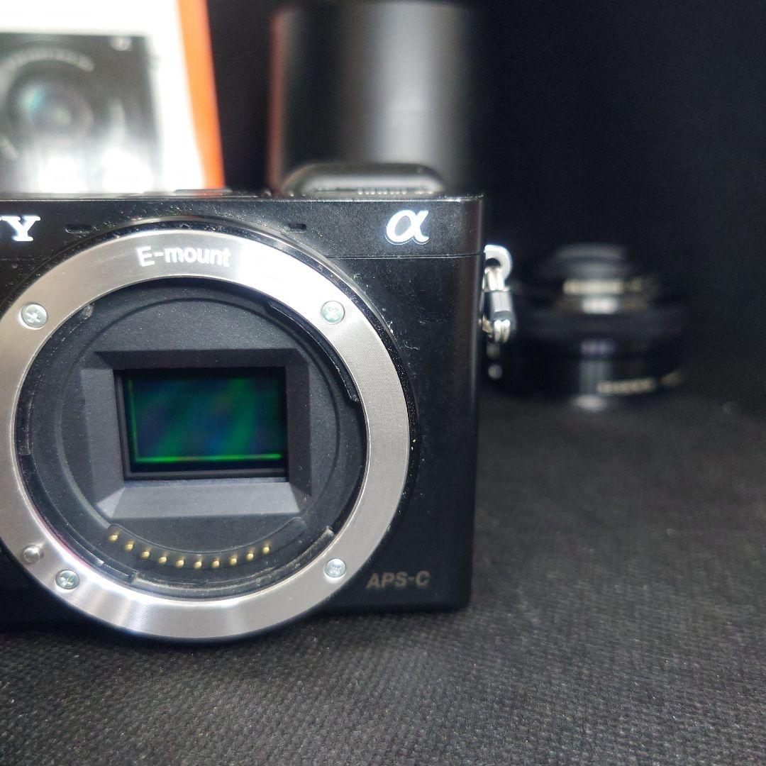しろくろ様　SONY ミラーレス一眼 α6000 ダブルズームレンズキット予バ付