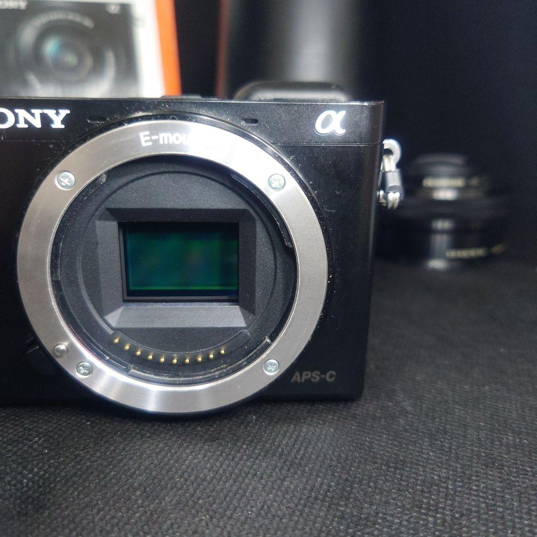 しろくろ様　SONY ミラーレス一眼 α6000 ダブルズームレンズキット予バ付