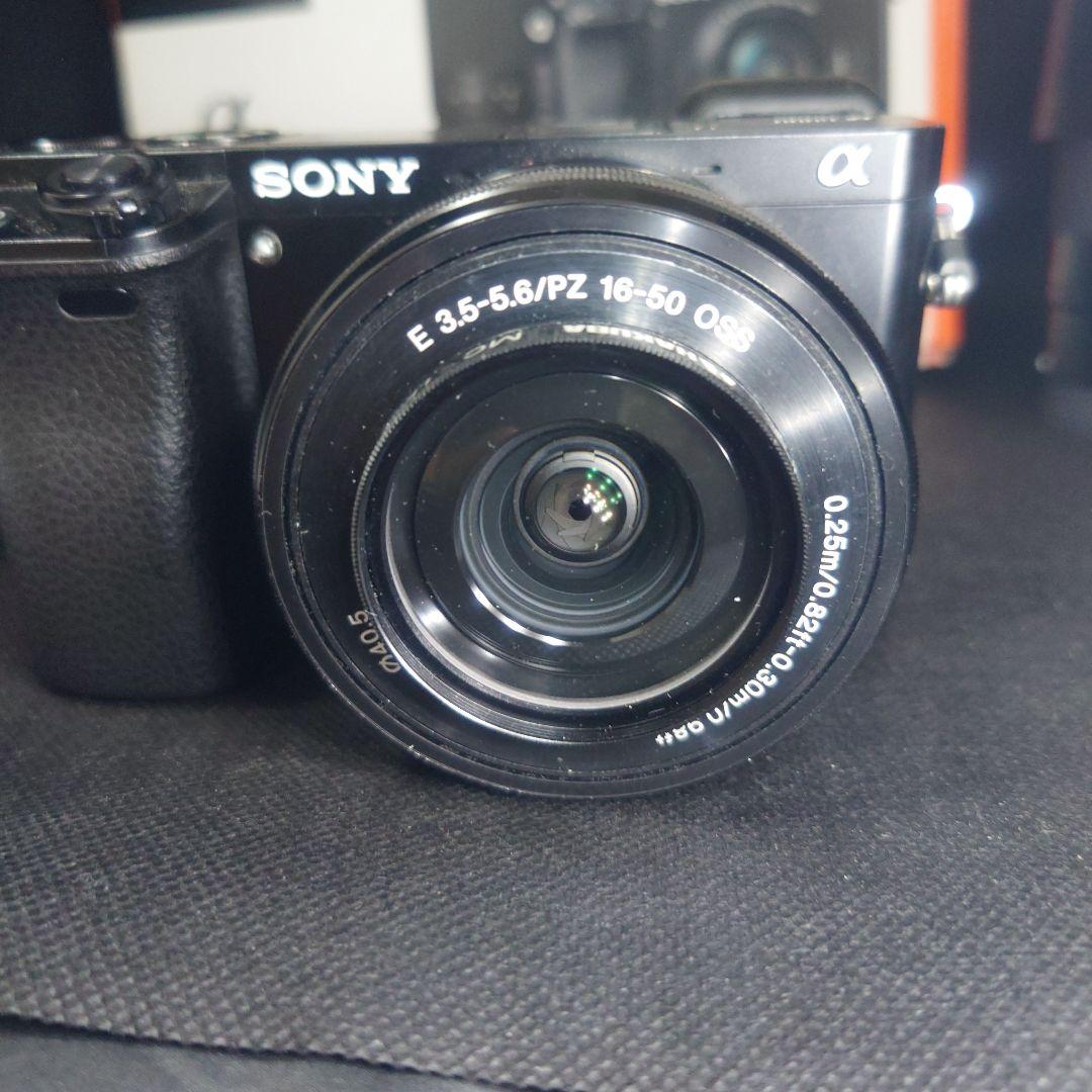 しろくろ様　SONY ミラーレス一眼 α6000 ダブルズームレンズキット予バ付