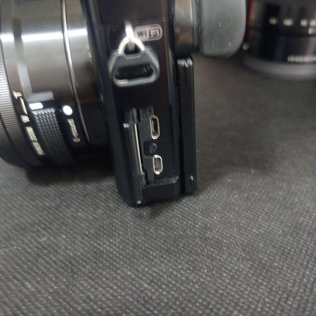 しろくろ様　SONY ミラーレス一眼 α6000 ダブルズームレンズキット予バ付