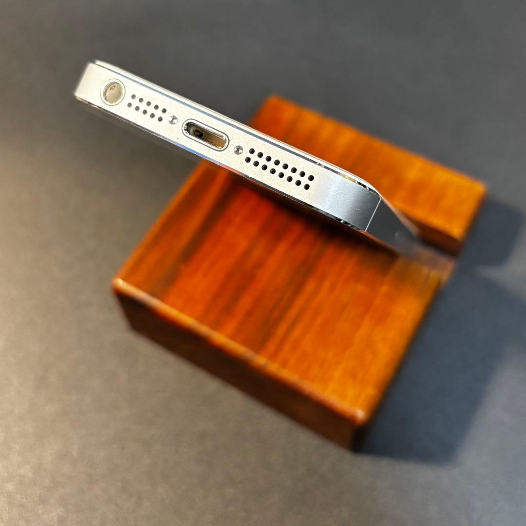 ✨バッテリー新品交換済 : 美品✨Apple iPhone 5s Silver