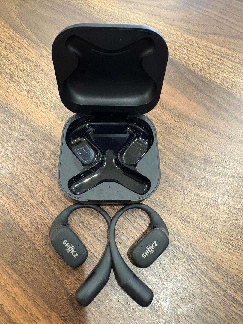 【値下げしました】SHOKZ Openfitワイヤレスイヤホン ブラック