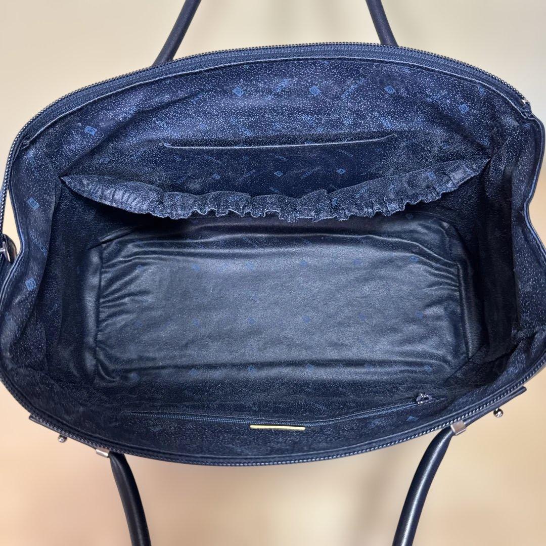 印傳屋　上品なネイビーブルーに唐草模様のバッグ(ボストンバッグ)