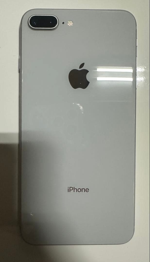 iPhone 8 Plus シルバー 本体