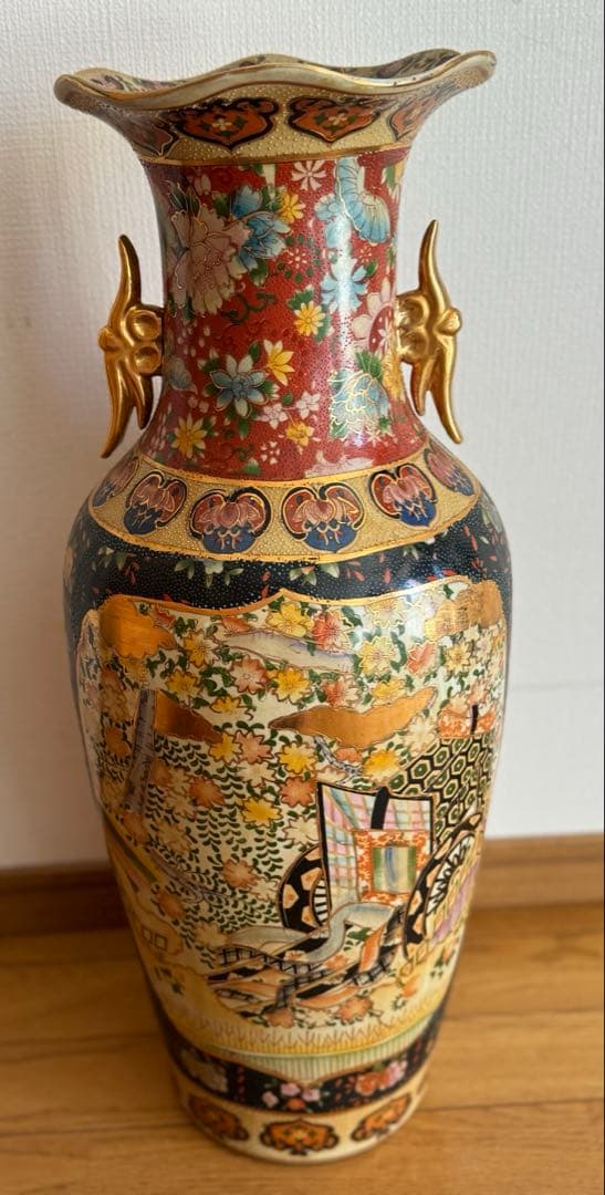 飾り壺 大型 金彩耳 薩摩焼風　花 蝶 車 陶器 花瓶