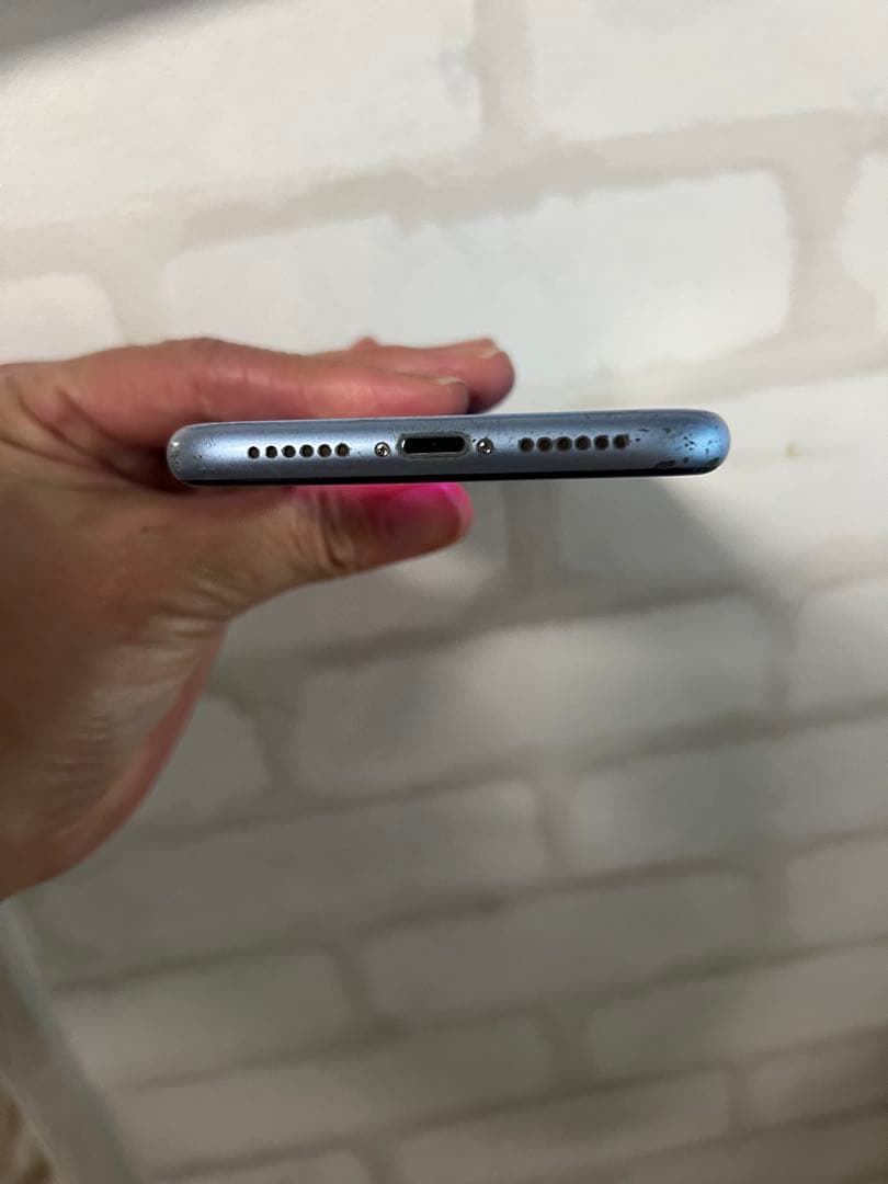 iPhone XR 64G 水色　背面割れ