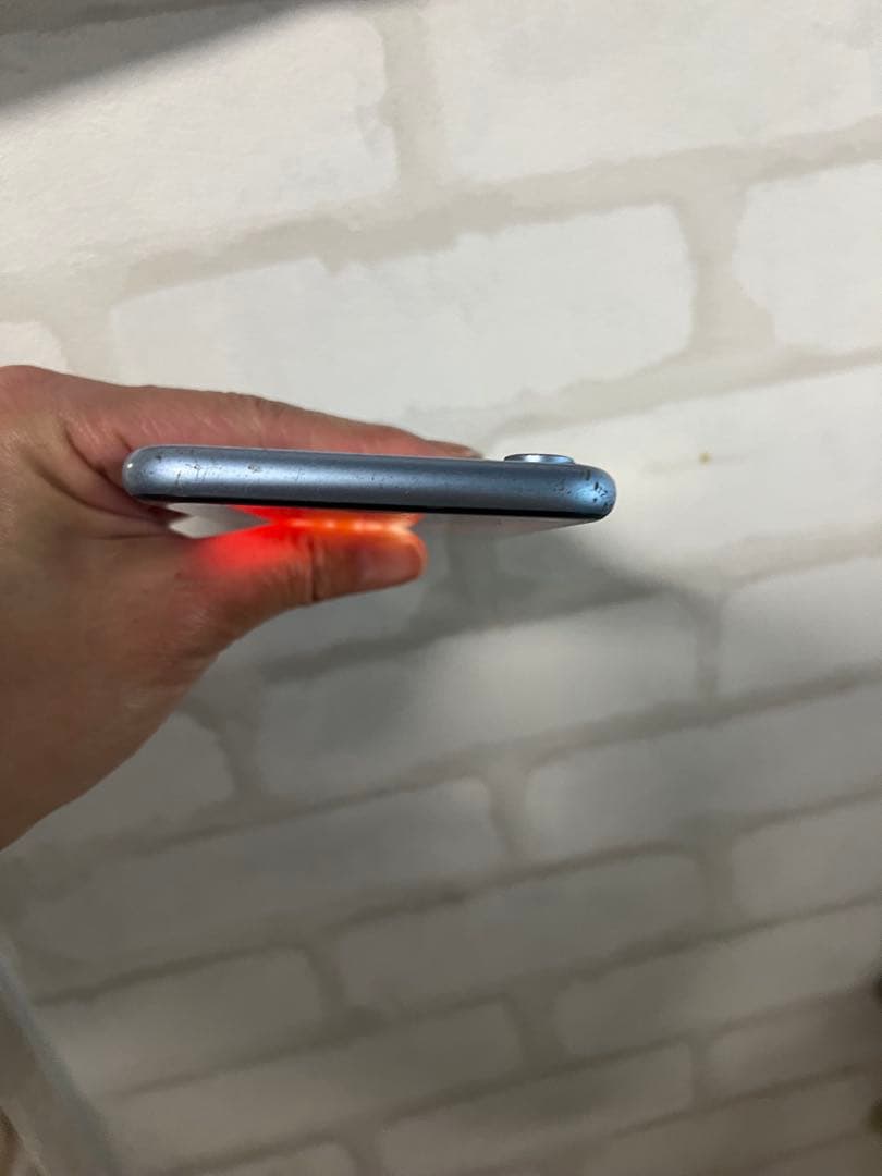 iPhone XR 64G 水色　背面割れ