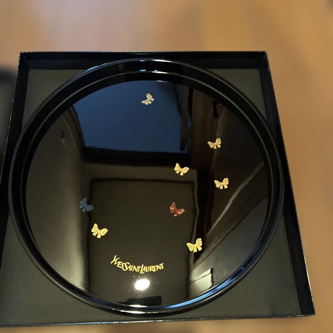Yves Saint Laurent 蝶のモチーフお盆