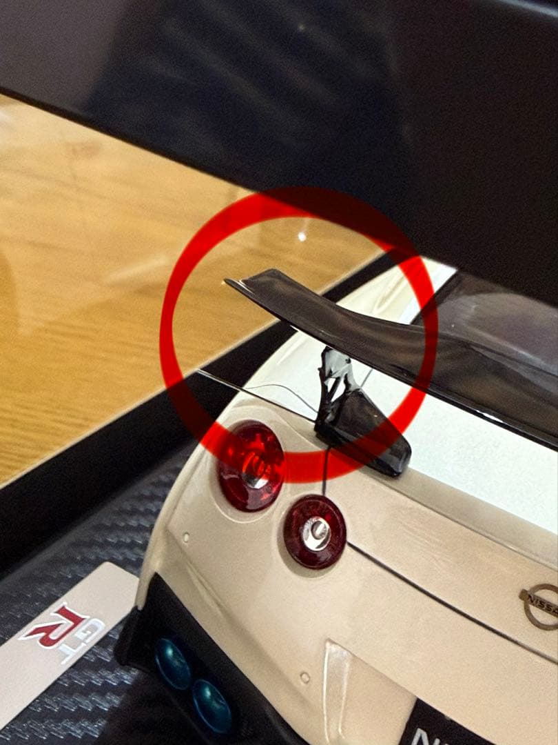 Nissan GT-R 1/43 スケール ホワイト