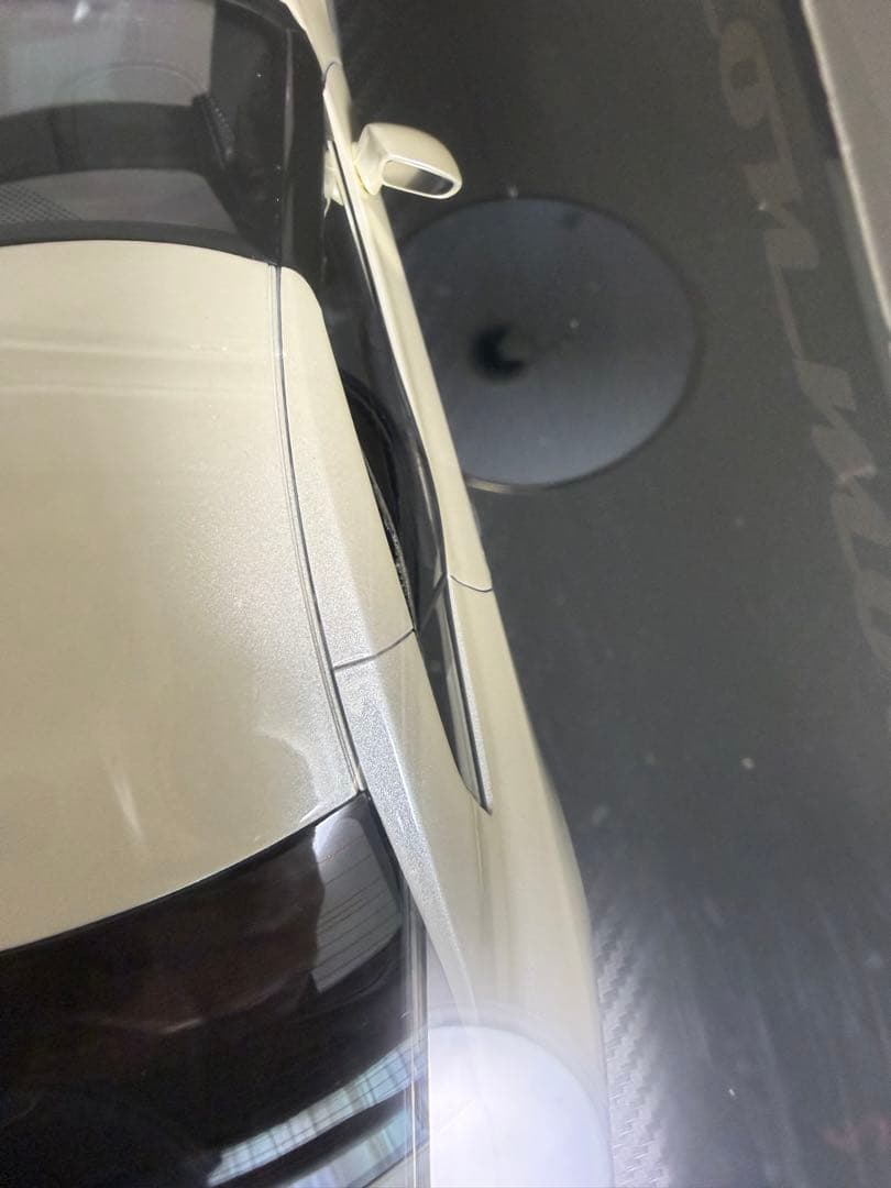 Nissan GT-R 1/43 スケール ホワイト