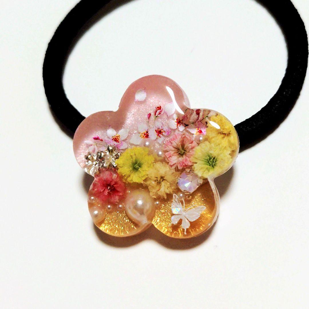 No.431　レジン ヘアゴム キーホルダー ピンバッジ さくらカスミソウ