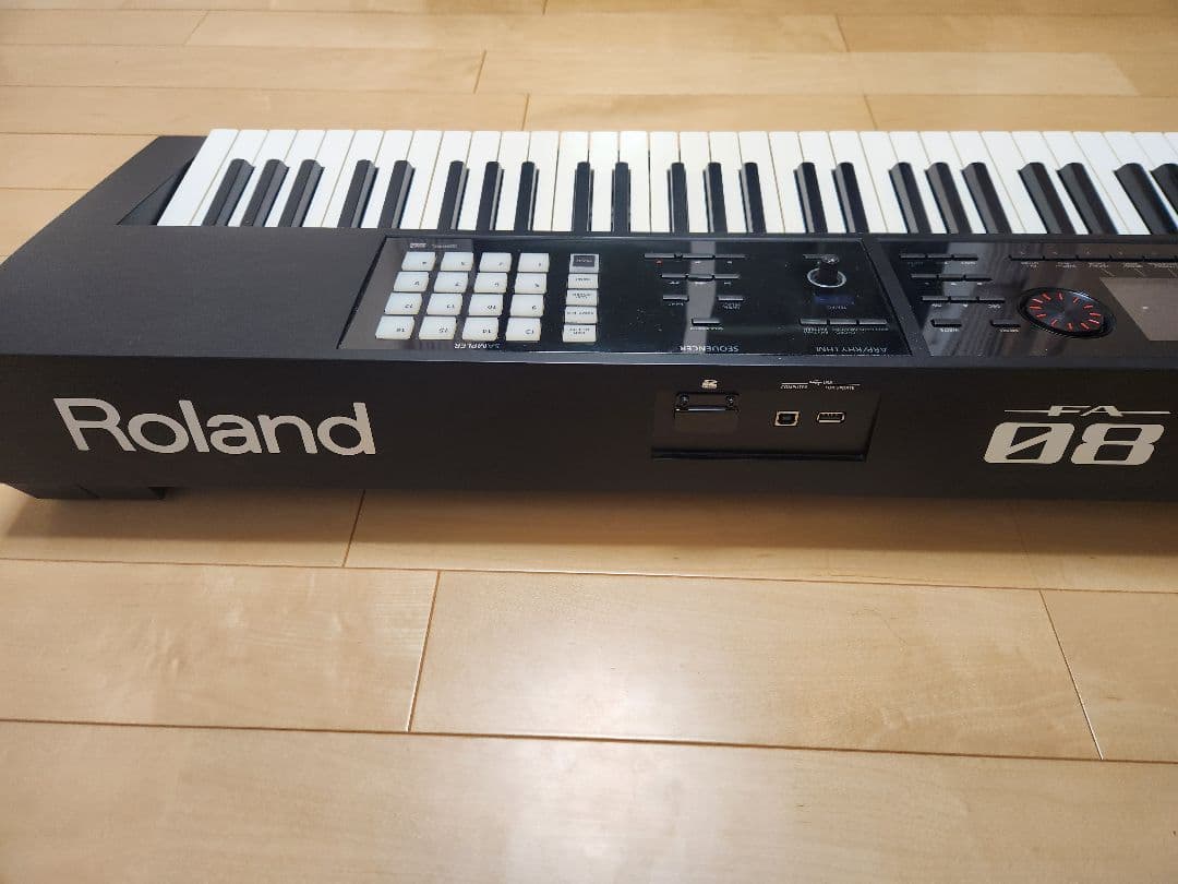 訳あり　Roland FA-08 88鍵 シンセサイザー ケース付　送料込み