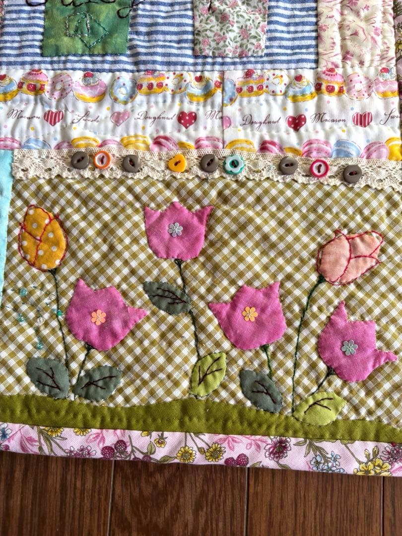 パッチワーク　キルト　タペストリー　刺繍　アップリケ