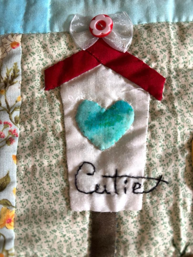 パッチワーク　キルト　タペストリー　刺繍　アップリケ