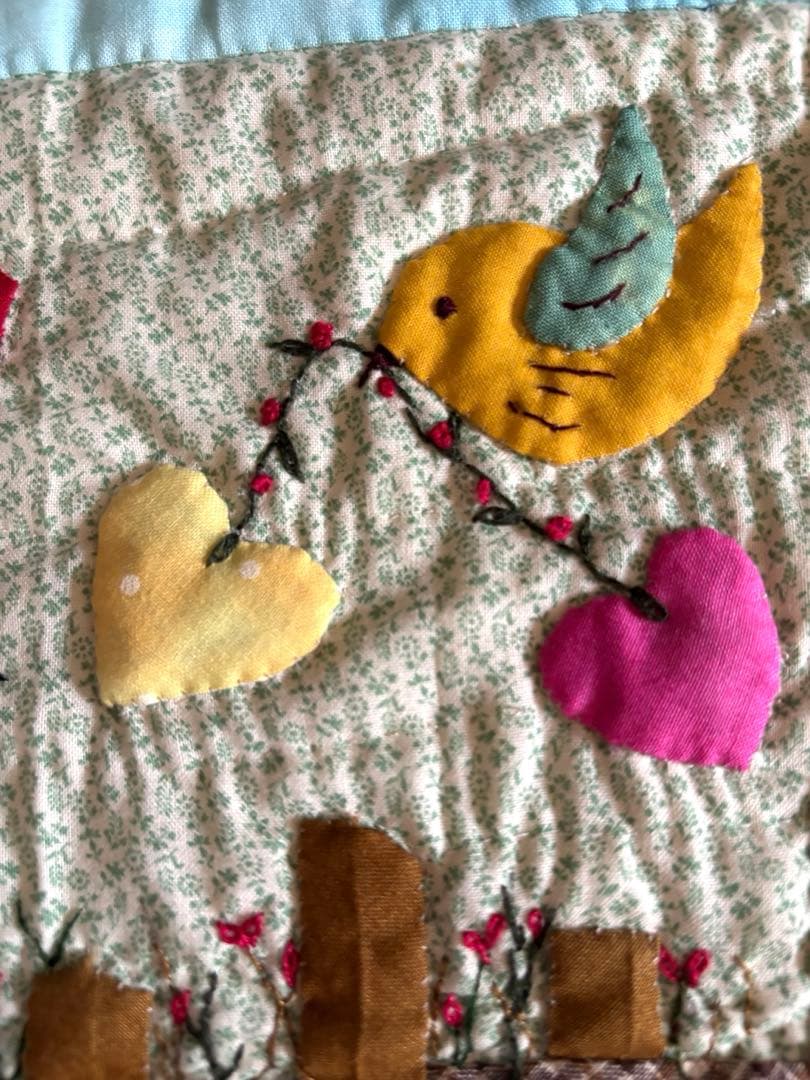 パッチワーク　キルト　タペストリー　刺繍　アップリケ