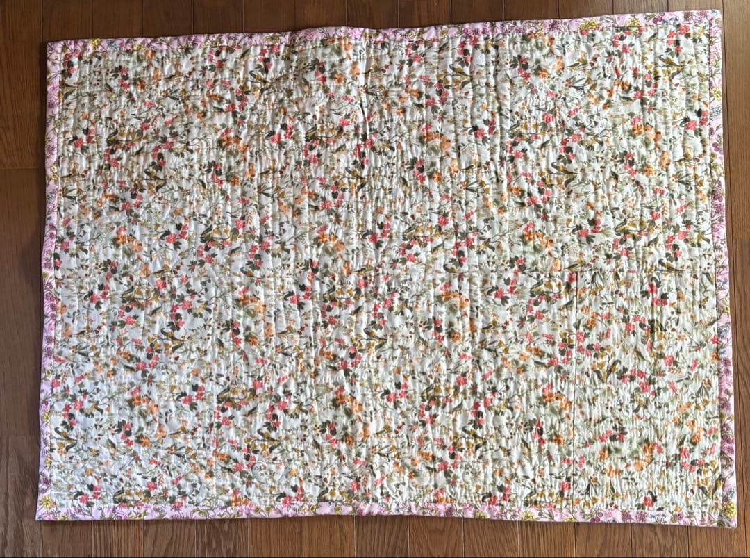 パッチワーク　キルト　タペストリー　刺繍　アップリケ