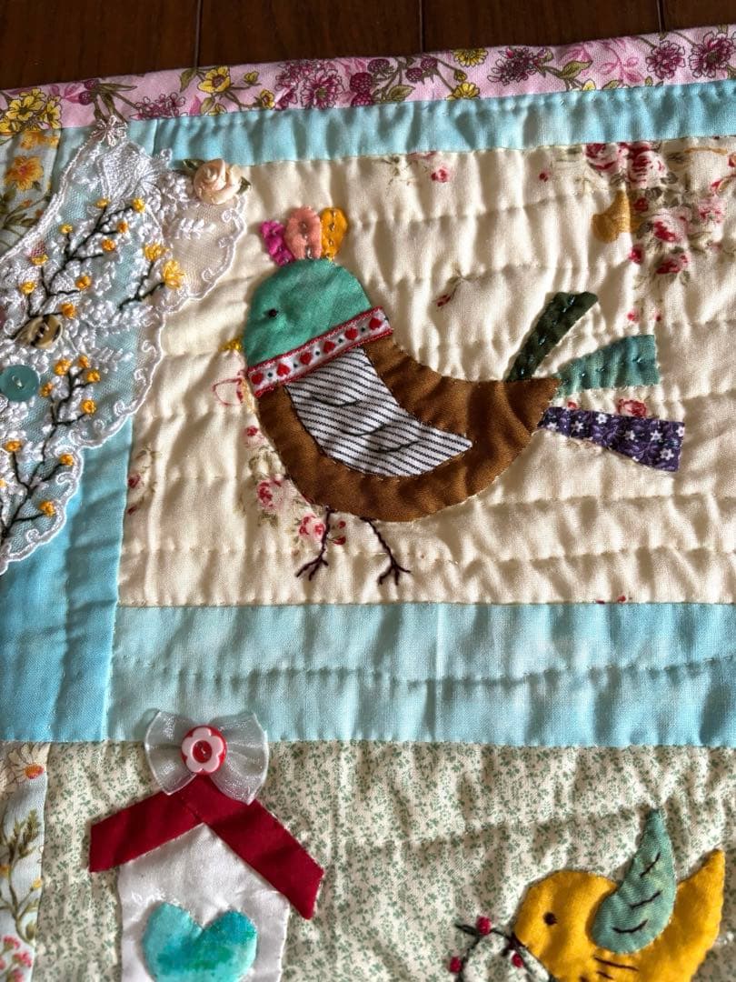 パッチワーク　キルト　タペストリー　刺繍　アップリケ