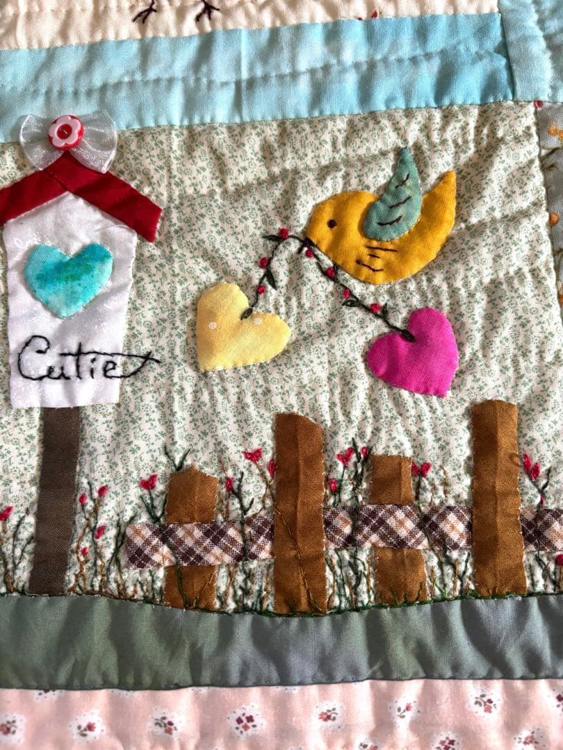 パッチワーク　キルト　タペストリー　刺繍　アップリケ