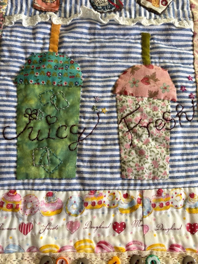 パッチワーク　キルト　タペストリー　刺繍　アップリケ