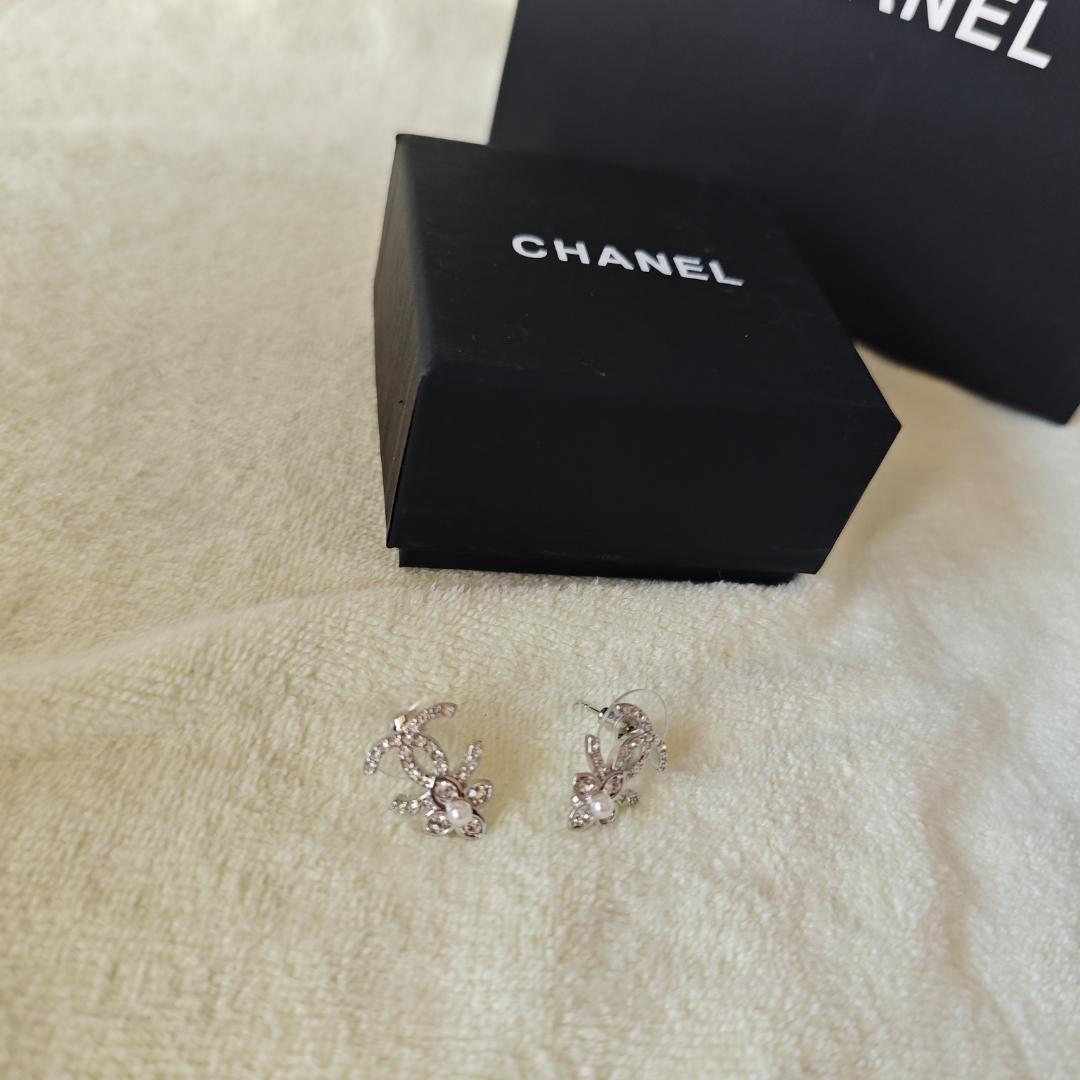 ピアス レディース ココマーク ラインストーン シルバー金具