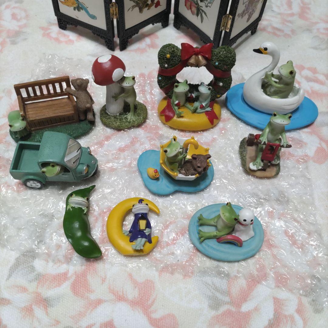 かえるのコポー　フィギュアと中国のミニ衝立て