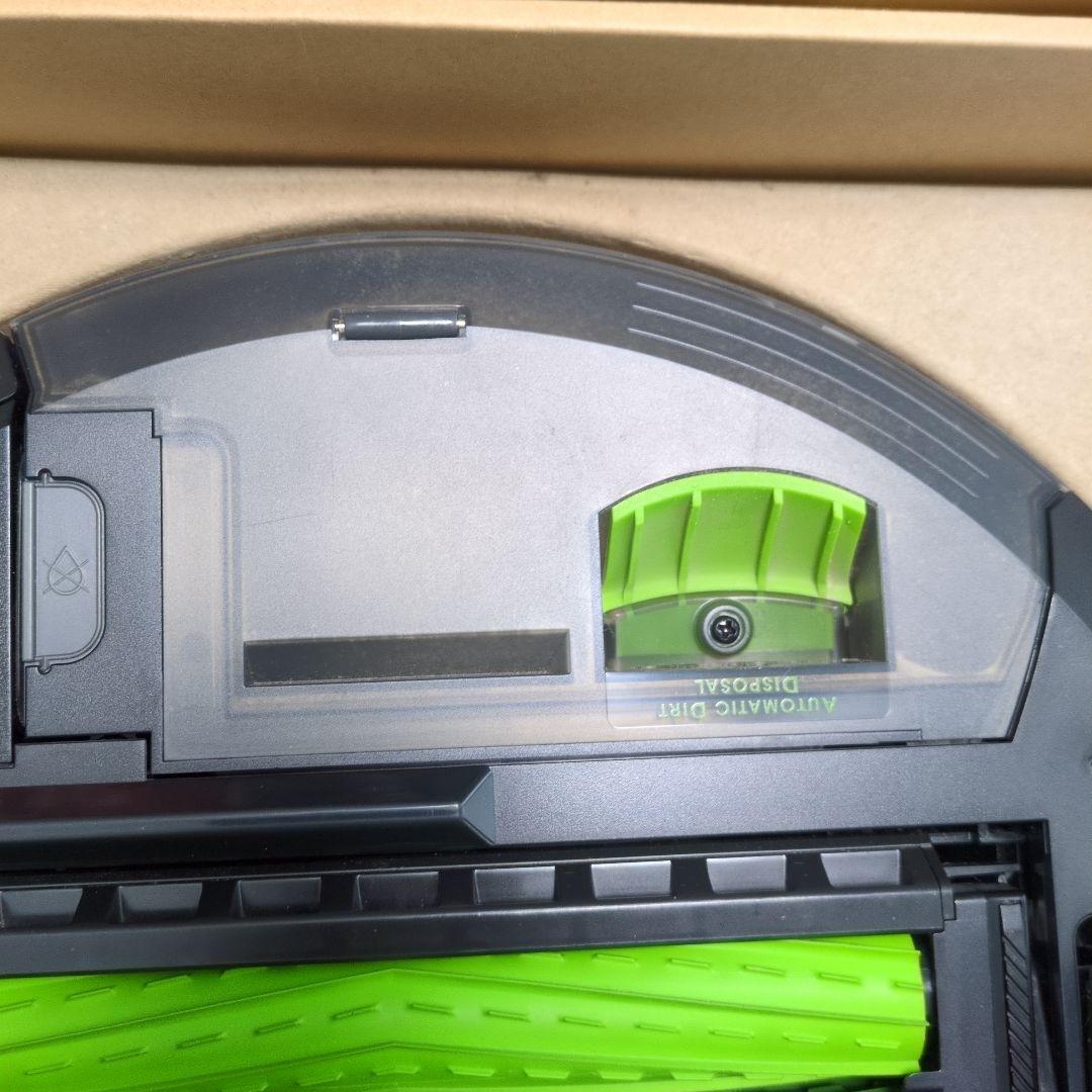iRobot Roomba i3＋　自動ゴミ収集機能（クリーンベース）付き