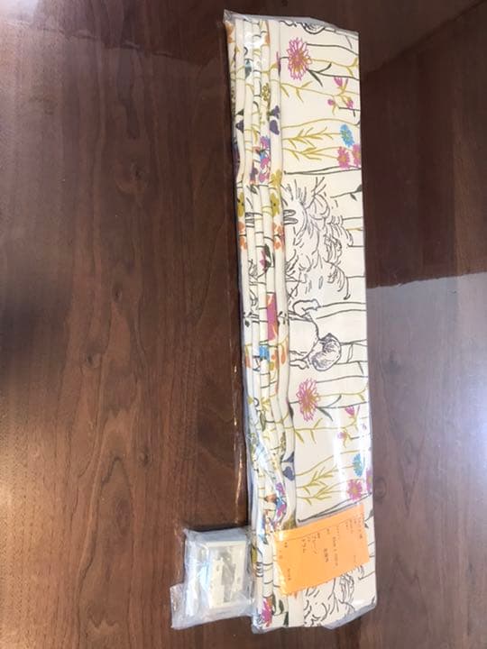 ディズニー　プー　ローマンシェード　新品