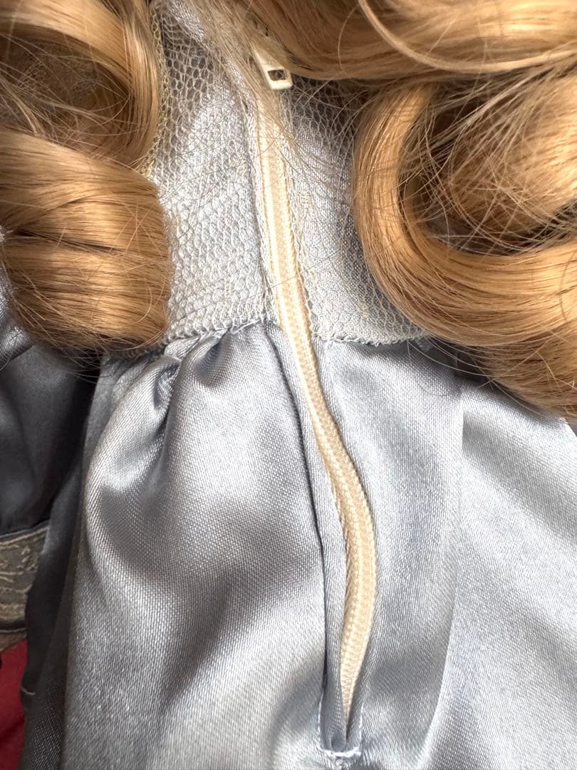 パリのLa Pelucherie（ラ・プルシュリー）のヴィンテージ　ビスクドール